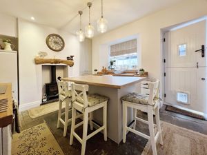 Kitchen diner- click for photo gallery